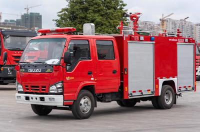 China 500 Gallonen ISUZU Fire Engine Small Fire-LKW-mit doppelter Reihen-Kabine zu verkaufen