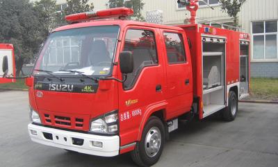 China ISUZU Small Fire Truck mit 2000 Litern flüssigen Behälter-und doppelter Reihen-Kabine zu verkaufen