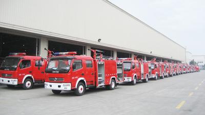 Cina 1000 galloni di piccola autopompa antincendio con una doppia cabina di fila di 5 pompieri in vendita