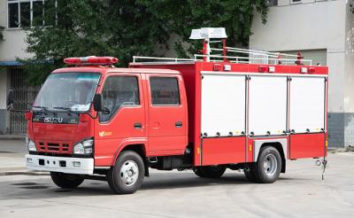 China ISUZU Small Rescue Fire Truck mit teleskopischen Licht-und Rettungs-Werkzeugen zu verkaufen