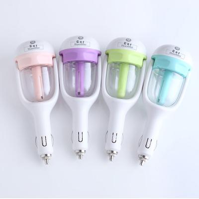 China Car Factory Mini Car Diffuser With USB Portable Refilling Left Air Humidifier For Car for sale