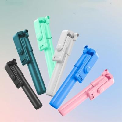 China Remote Fold Aluminum Alloy Rod 360 Rotation Radio Maker Selfie Video Stick With My Phone for sale