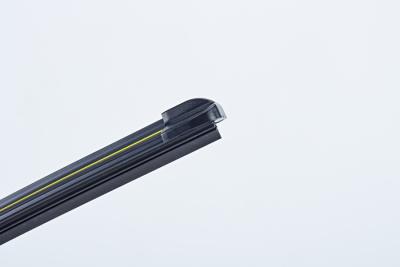 China Schlankes Design 18 Zoll Universelle Windschutzscheibenwischer Schwarz Zertifizierte Universal Wiper Blade zu verkaufen