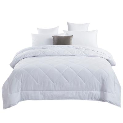 China Home High Quality White Durable And Not Pilling Comfortable Hotel Comforter for sale