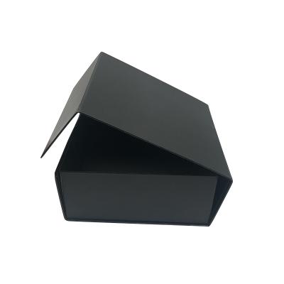 China Recycled Materials Luxury Decorative Elegant Folding Black Magnetic Collapsible Gift Boxes Small With Logo for sale