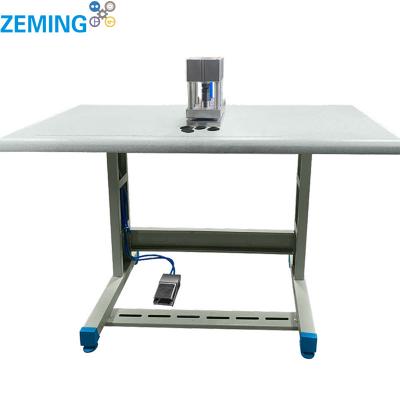 China Durable Factory Price of Button Covered Pneumatic Press Clothes Cutting Machine for sale