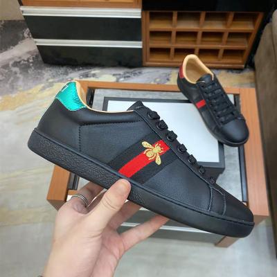 China 2021 Fashion Trend High Quality Leather Color Men's Shoes Round Head Flat Lace Up Training Shoes for sale