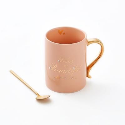 China Vaso de regalo rosa de 400 ml sublimación reutilizable de café cerámica con cuchara en venta