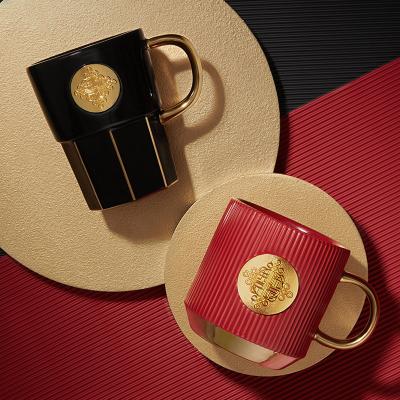 China Tazas de mango de oro personalizadas con placa de nombre de oro en cerámica / piedra / porcelana duradera en venta