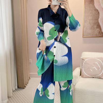 China 2023 QUICK DRY Woman Custom Design Women Clothing Custom Pleated Two Piece Set For Women's Sets for sale