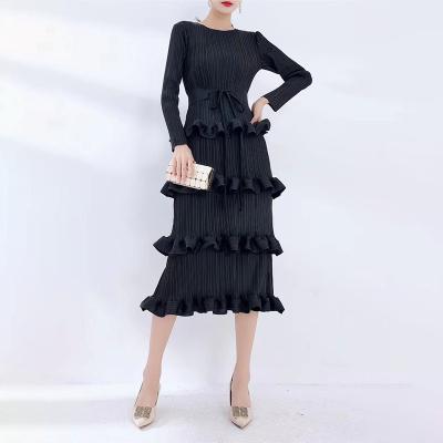 China Long Sleeve Pleated Solid Elastic Patchwork Evening Dresses Luxury Anti-Static Cake Length Dress Round Neck Mid Dress 2023 for sale