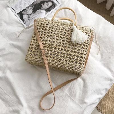 China Fashion China Supplier Bali Straw Basket Bag Handle Handmade Straw Bags for sale