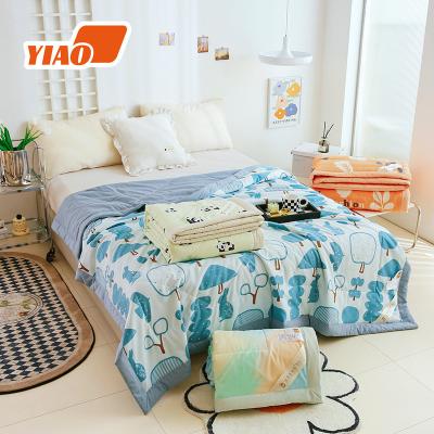 China Hot Sale King Size Quilt Wholesale Microfiber Polyester Anti-static Summer Quilt for sale