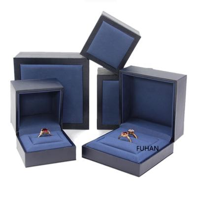 China Custom Design Wholesale Luxury Custom FSC Logo Wedding Ring Jewelery Gift Box for sale