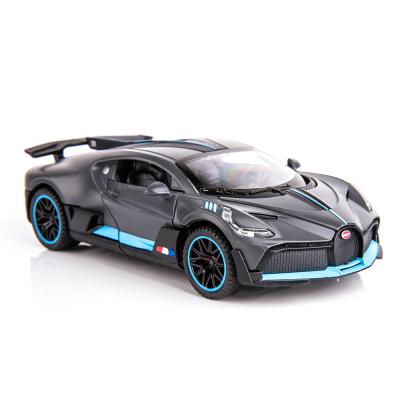 China Diecast Toy 1:32 Scale Die Cast Alloy Model Car Pull Back Bugatti DIVO Racing Car Model for sale