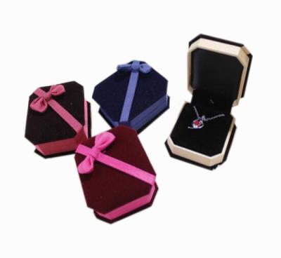 China Eco - Friendly Wholesale Rectangle Packaging Box Velvet Jewelry Necklace Box for sale