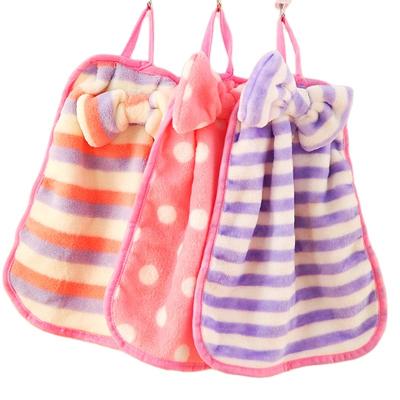 China Coral Fleece Kitchen Hand Dry Towel Child Safe Waterabsorbing Kitchen Hand Towel Throws Dry Hand Towel for sale