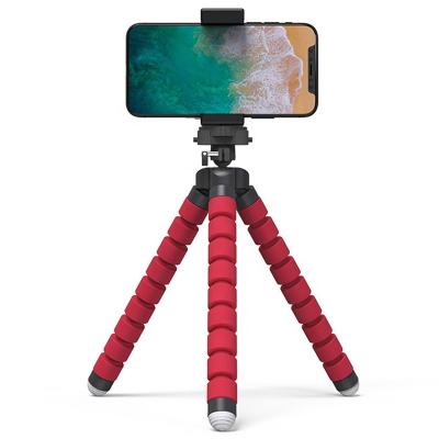 China Live Streaming Equipment Flexible Tripod with Wireless Remote and Universal Clip for Live Streaming Recording for sale