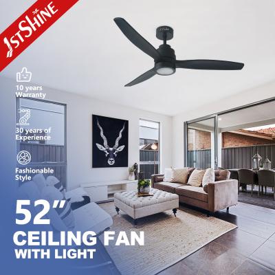 Cina Ventilatore da soffitto telecomandato di velocità LED di 220V 50HZ 5 con 3 lame di legno in vendita