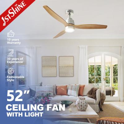 Cina 52in in legno massello Remote Control Smart App Control Wifi Led Ceiling Fan Con Luce in vendita