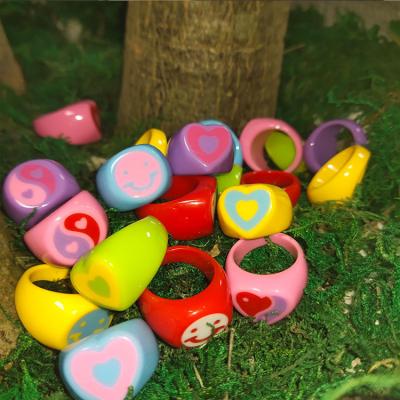 China Resin CLASSIC Hot Selling Cute Acrylic Cute Fashion Rings Smiling To Face Heart Shaped Acrylic Rings Jewelry for sale