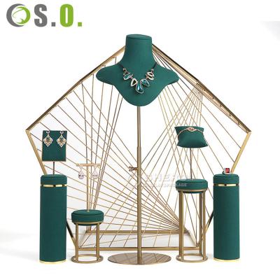 China Luxury Jewelry Packing Earring Mannequin Jewelry Display Set Green Cream Jewelery Display Stand for sale