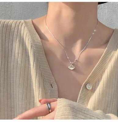 China Durable Korean Style Pendant Design Ladies Necklace Luxury Simple Clavicle Chain for sale