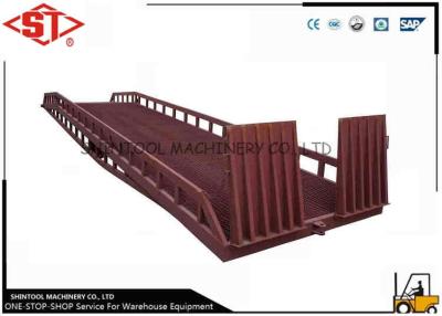 China Loading and unloading goods container loading ramp 12t  with Manual power for sale