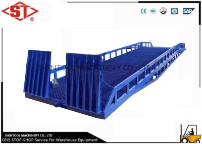 China Anti skid steel Loading Dock Ramps / dock to ground ramps for logistics center working place for sale