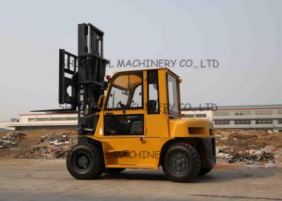 China Pneumatic LPG 5t forklift loading heavy cargo for sale