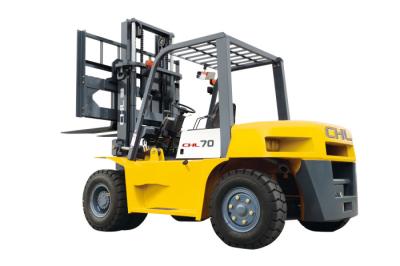 Κίνα Εκτιμημένο τροφοδοτημένο αέριο forklift ικανότητας 5000kg με τα μπροστινά διπλά πνευματικά ελαστικά αυτοκινήτου προς πώληση