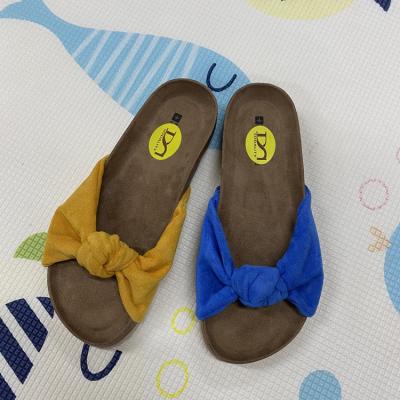 China New Latest Design Trend Wholesale Fashion Open Toe Cor Flat Slippers For Women for sale