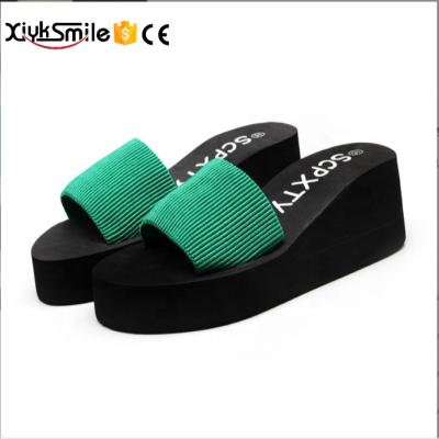 China CUSHIONING low price summer hot sale wholesale slippers simple and soft can be worn outside beach shoes flip flops ladies for sale