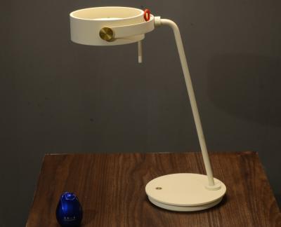 China Modern Minimalist Luxury Aluminum Lamp Lampara De Mesa Custom Color Touch Switch Table Lamp With Current for sale