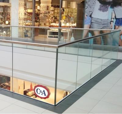 China ultra safety ultra clear low iron SGP laminated glass railing in the shopping mall for sale