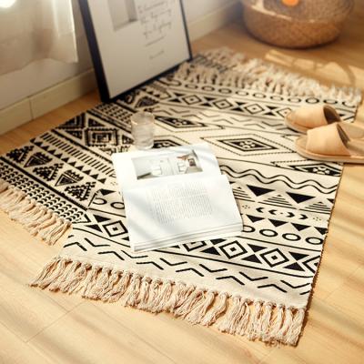 China Washable Home Decoration Farmhouse Door Floor Mat Carpets And Rugs Living Room With Tassles Modern Geometric Patterned Area Rugs for sale