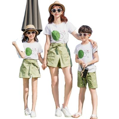 China Breathable Summer Matching Clothes Outfits Dress For Family Two Pcs Family Wholesale Outfits for sale