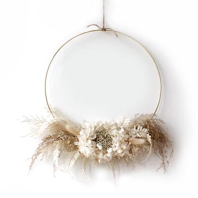 China Wholesale Indor Decoration Wall Decor Floral Wreath Preserved Hydrangea Circle Pampas Grass Garland For Home Seasonal Decoration for sale