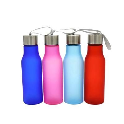 China Matte Plastic Drinking Water Bottles Space Cup Sustainable Sport With Lid And Stainless Steel Rope for sale