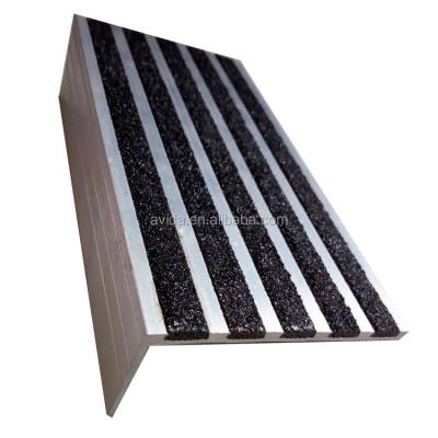 China Outdoor/indoor stair nosing aluminum stair treads type anti slip nosings for sale for sale