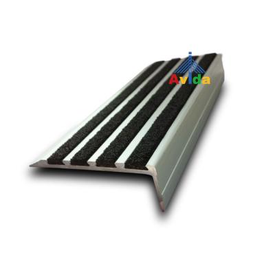 China Industrial Custom Anti-Slip Concrete Strip Insert Pitch Nosing For Exterior Stairs for sale