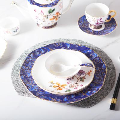 China Vintage Flower Pattern Bone China Dinnerware Set Hotel Restaurant Sustainable Gold Rim Ceramic Dinner Plates for sale