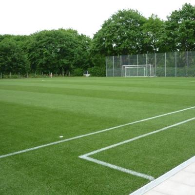 China Césped de fútbol de 50 mm para el campo de fútbol en el suelo deportivo de césped artificial más vendido en venta