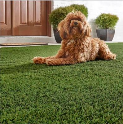 China Césped artificial de aspecto natural para jardín y mascotas 2m/4m*25m 3/8inch Guage en venta