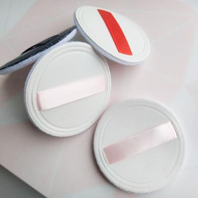 China PU Beauty Soft Leather Soft Flocking Powder Loose Powder / Blush With Sliver For Face Makeup for sale