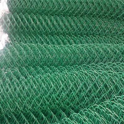 China Manufacturer Wholesale Vinyl Coat Net Chain Link Fence Green Color Easily Assembled Roll for sale