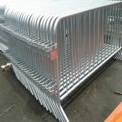 China Hot Dip Galvanized Pipe Manufacturer Highway Crowd Control Barrier Metal Galvanized Steel Barricade for sale