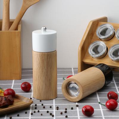 China Universal Pepper Crusher Sustainable Wooden Salt And Manual Pepper Grinder for sale