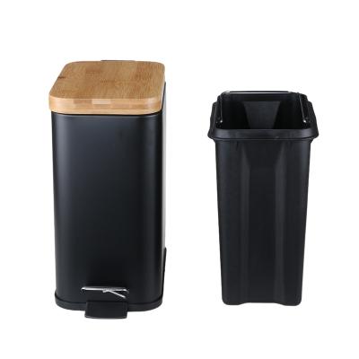 China 5L Sustainable Flat Cover Trash Can Household Round Shape Metal Bamboo Bamboo Trash Can for sale