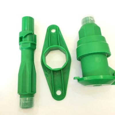 Cina Giardini/raccordo rapido di plastica del prato inglese per la rete dell'acqua sotterranea in vendita